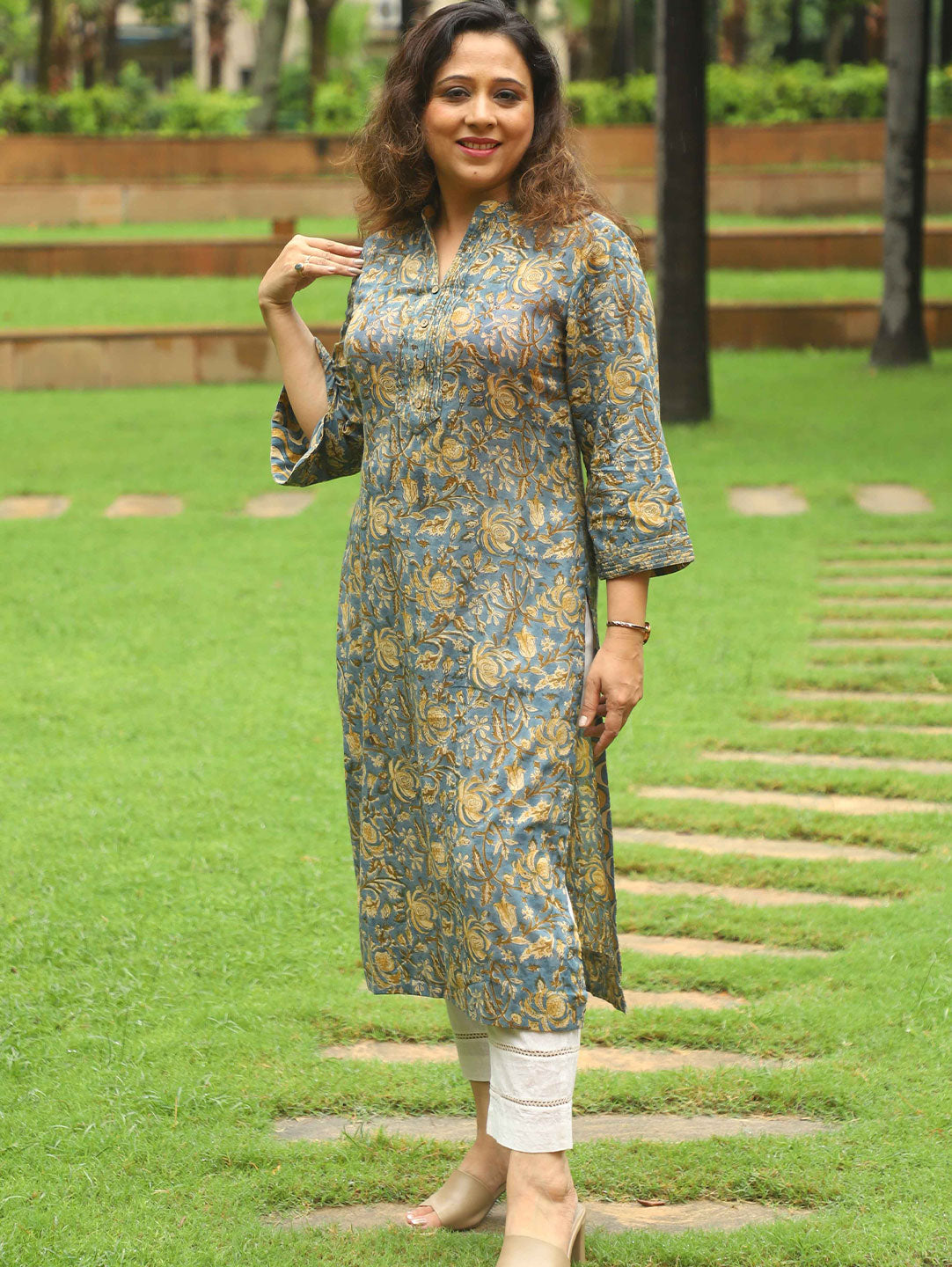 Kurta Pintucks Indigo Mustard