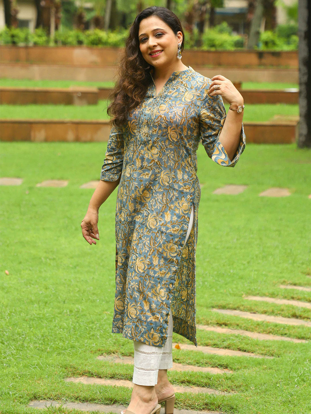 Kurta Pintucks Indigo Mustard