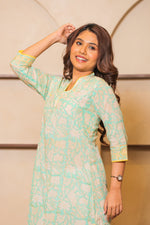 Load image into Gallery viewer, Green &amp; Yellow Kurta
