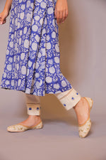 Load image into Gallery viewer, Pants with hand embroidery in shades of Blue
