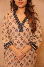 Load image into Gallery viewer, Beige Embroidary Kurta
