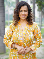 Load image into Gallery viewer, Women&#39;s Cotton Yellow &amp; White Kali Kurti
