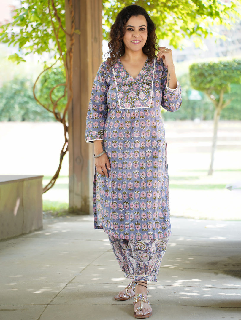 Women Mauve Pink Floral Embroidered Thread Work Net Kurti with Sharara –  Inddus.com