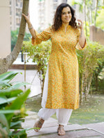 Load image into Gallery viewer, Women&#39;s Cotton Yellow &amp; Green Collared Kurti
