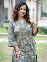 Load image into Gallery viewer, Women&#39;s Straight Indigo Cotton Kurta
