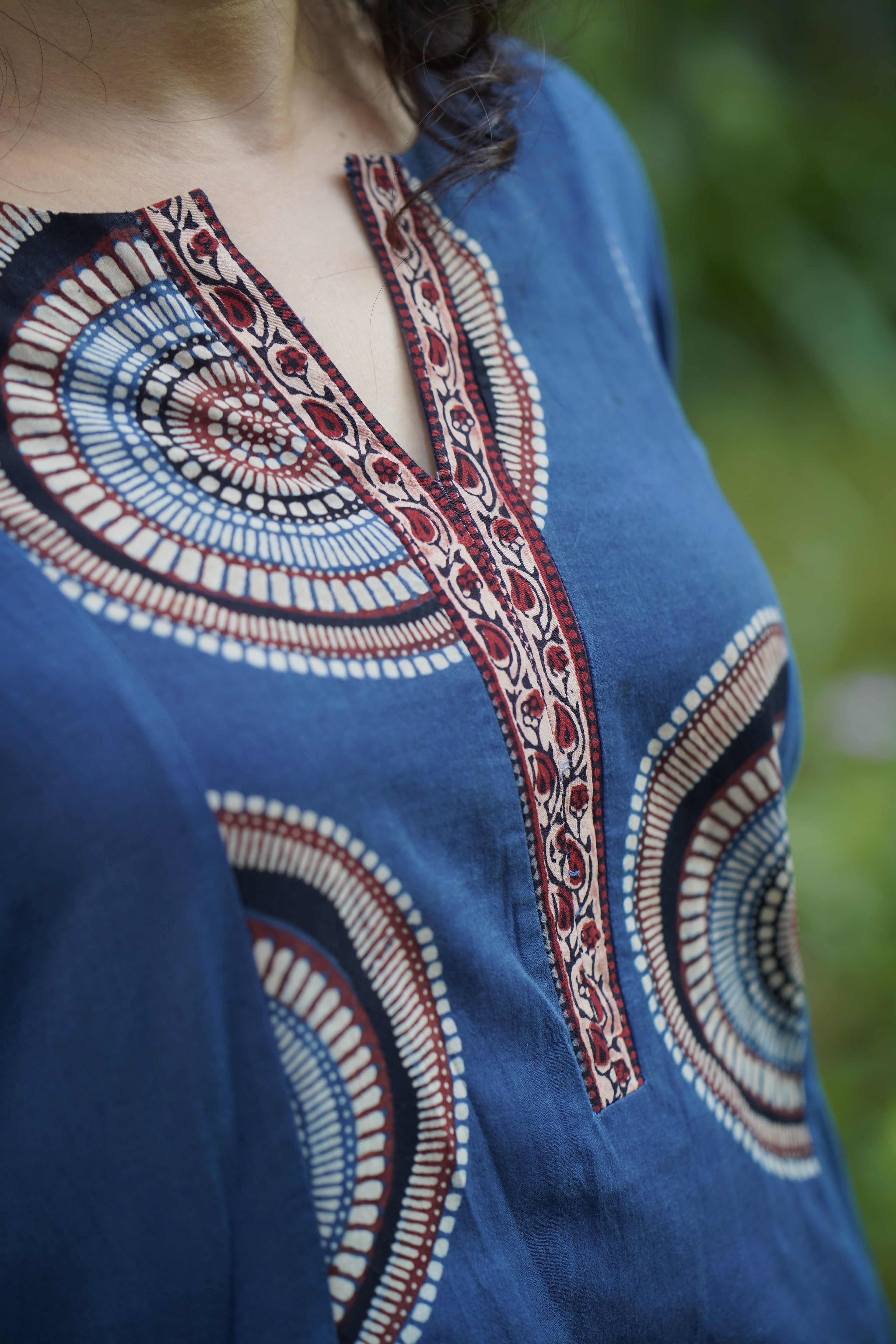 Indigo Circle Red