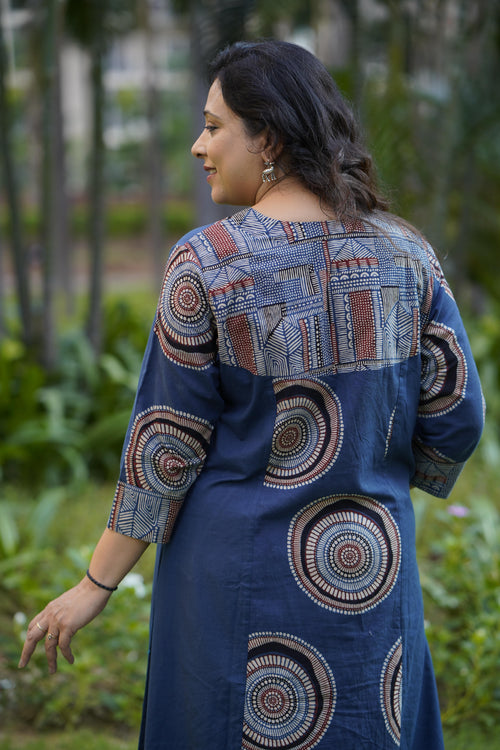 Indigo Circle Red