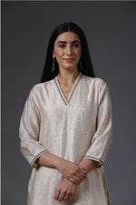 Load image into Gallery viewer, Women&#39;s Aparna Kurta
