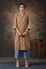 Load image into Gallery viewer, Women&#39;s Aparna Kurta (Macaw)
