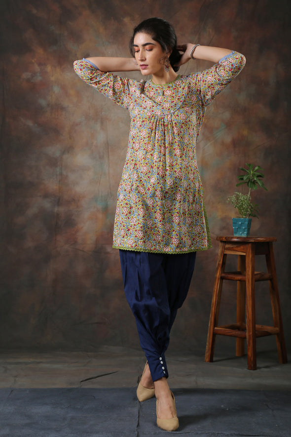 Women's Virginia Top (Macaw)