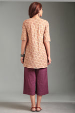Load image into Gallery viewer, Women&#39;s Pearl &amp; Paisley Top
