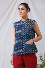 Load image into Gallery viewer, Women&#39;s Asharfi Jacket
