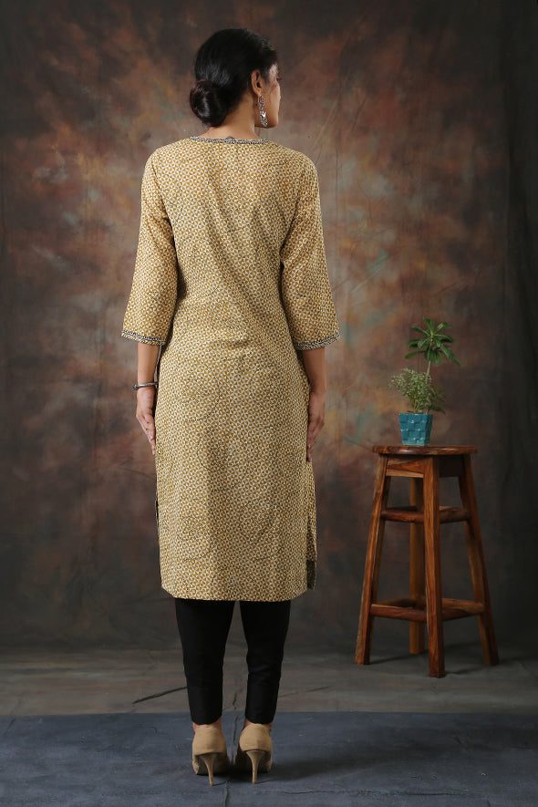 Women's  Anuradha  Kurta