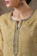 Load image into Gallery viewer, Women&#39;s  Anuradha  Kurta
