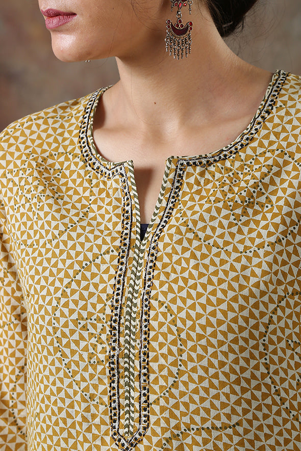 Women's  Anuradha  Kurta