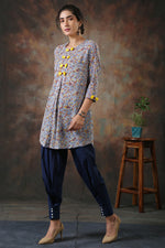 Load image into Gallery viewer, Women&#39;s Sandra Top
