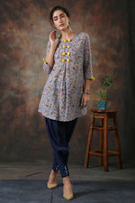 Load image into Gallery viewer, Women&#39;s Sandra Top
